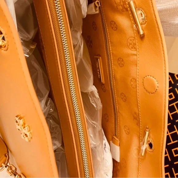 Tory Burch Carter Leather Tote - Picture 4 of 8